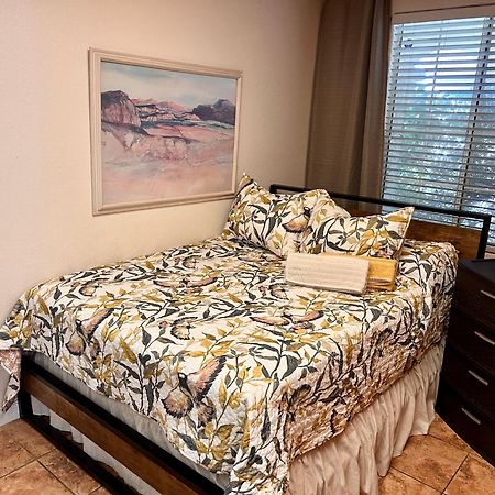 Sundown Sands Hideaway Hemet Bagian luar foto